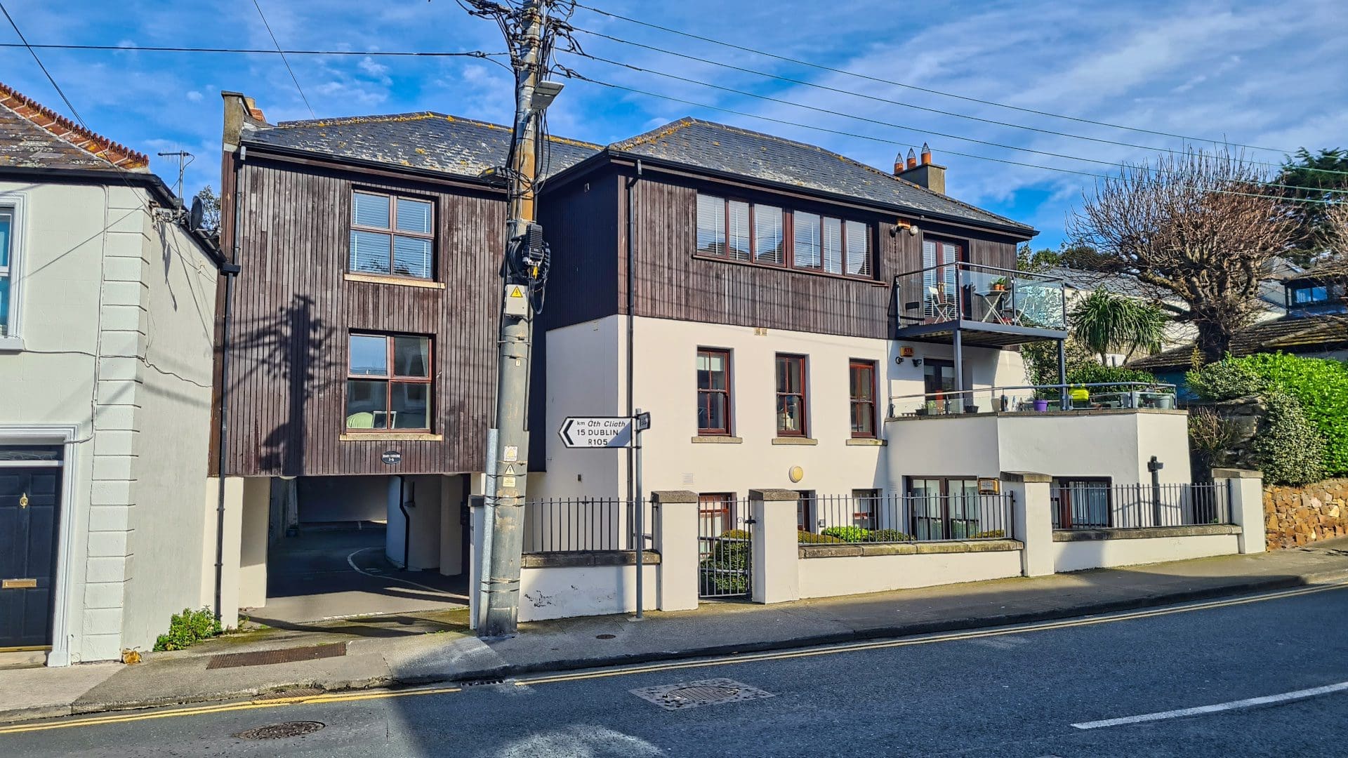 front1 2 Emo House, Main Street, Howth, Co. Dublin