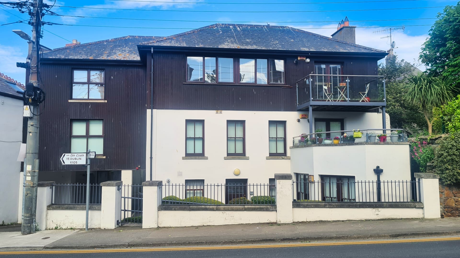 front2 4 Emo House, Main Street, Howth, Co. Dublin