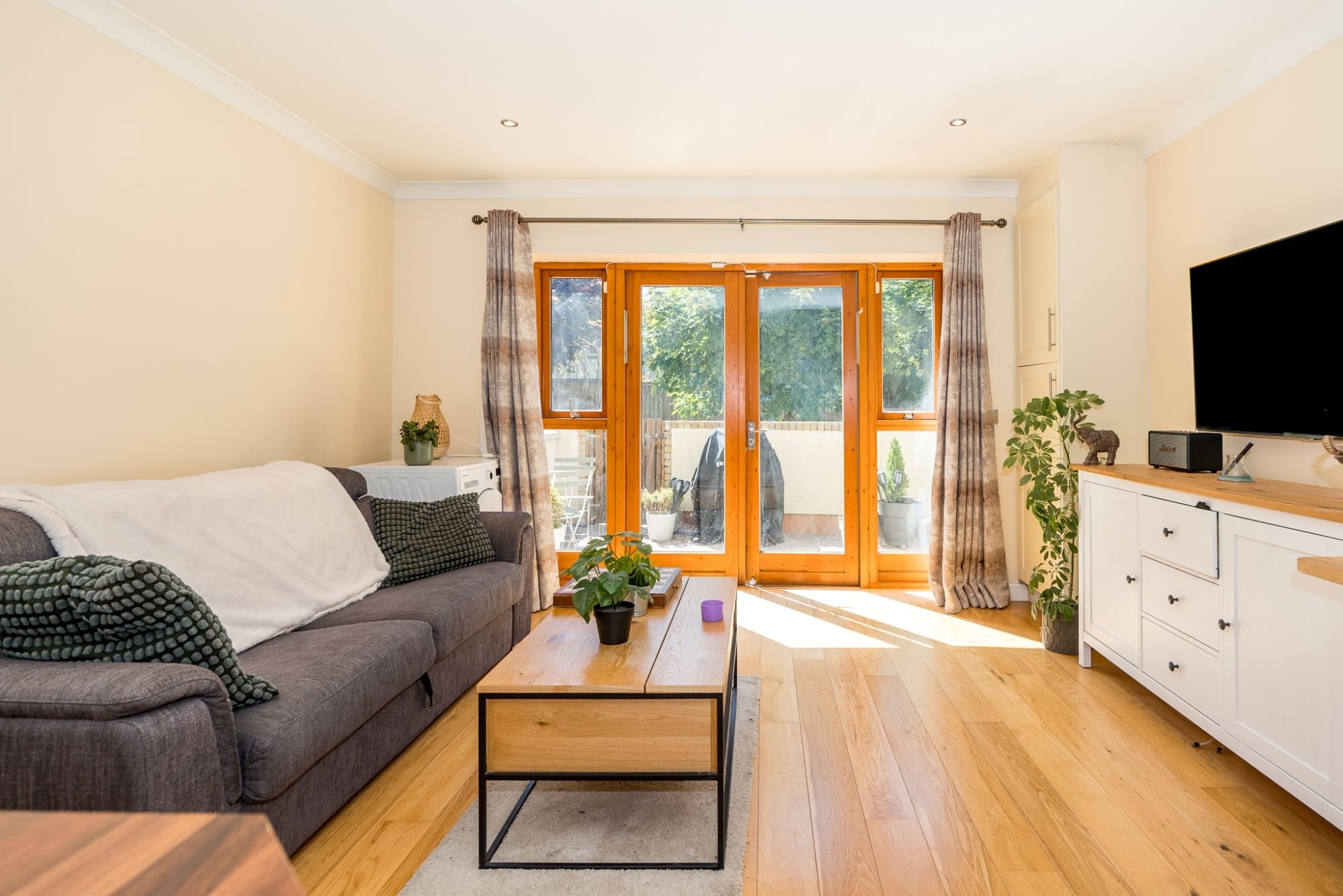 batch_5M0A5000 19 Oak Hall, Malahide, Co.Dublin