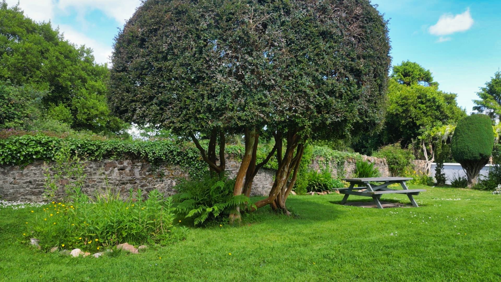 6 Woodside, Howth, Co. Dublin