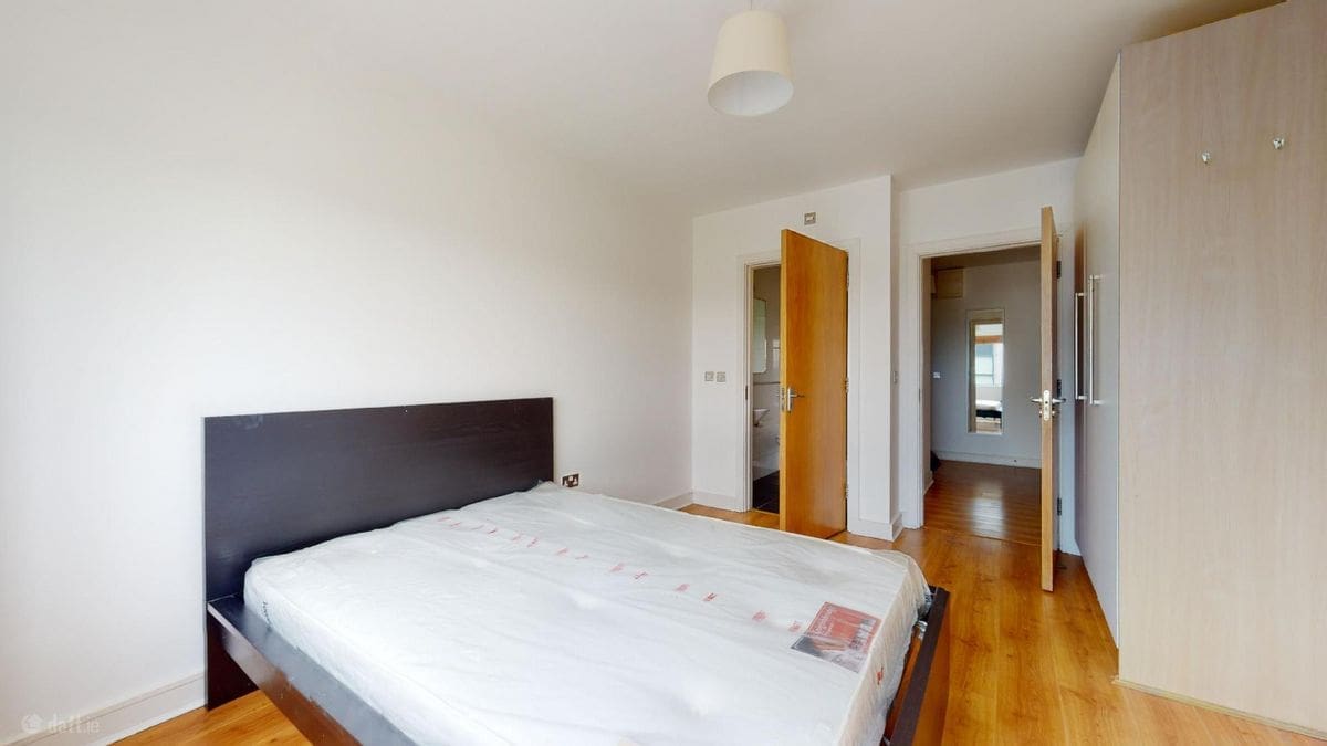 Bedroom Burnell Square