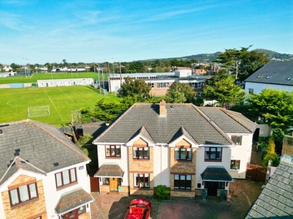 10 The Court, Binn Eadair View, Sutton, D13