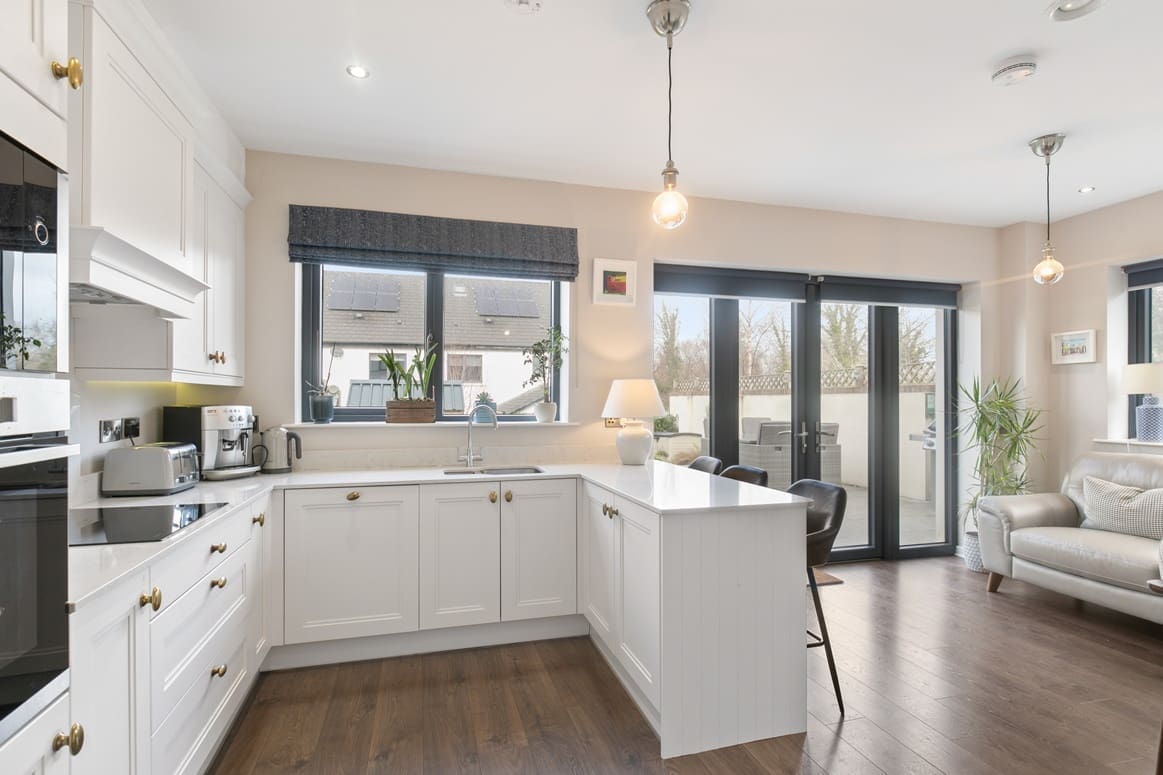 1163