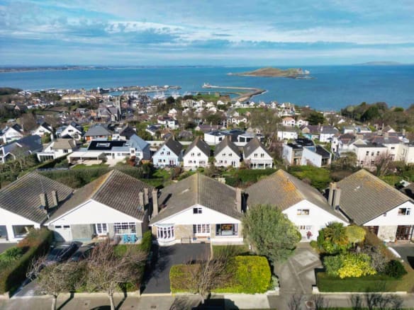 64 Thormanby Lawns, Howth, Co. Dublin