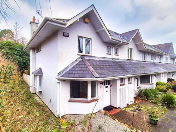 6 Woodside, Howth, Co. Dublin